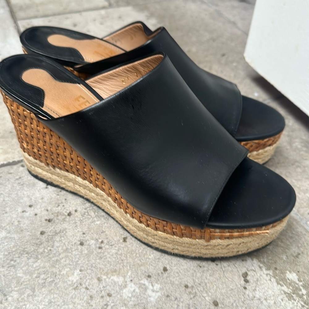Ferragamo platform, like new conditions